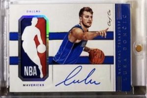 2018-19 Panini National Treasures Luka Doni Logoman Autograph Rookie Card #127